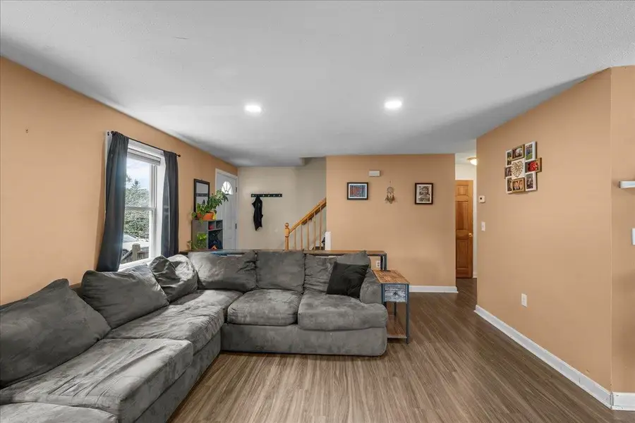 6R Tiger Tail Circle, Derry, NH 03038 - #3