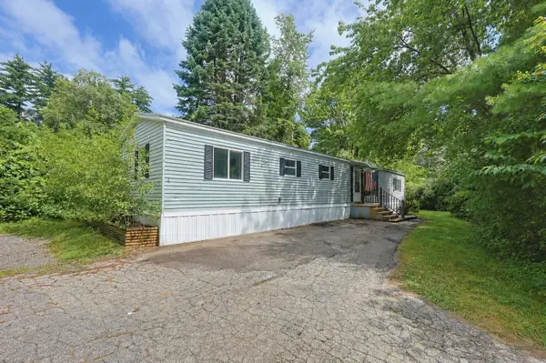 4 Matthew Road, Hooksett, NH 03106