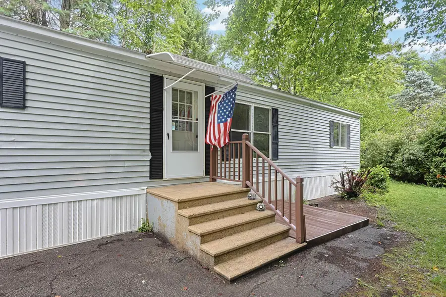 4 Matthew Road, Hooksett, NH 03106 - #2