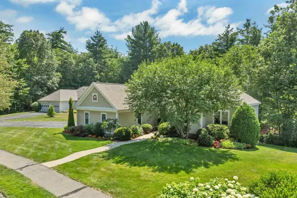 8 Sandpiper Lane, Merrimack, NH 03054