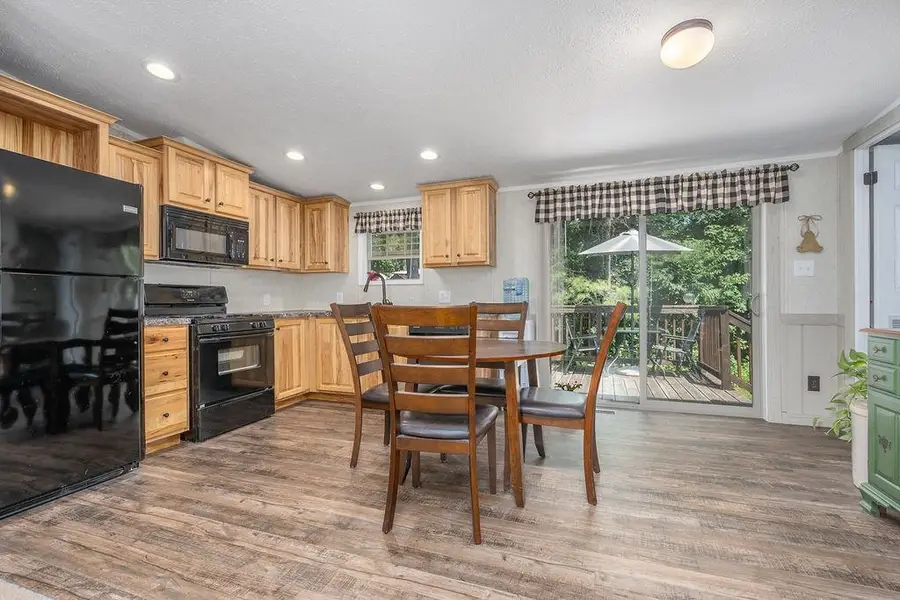 11 Queens Lane, Epsom, NH 03234 - #3