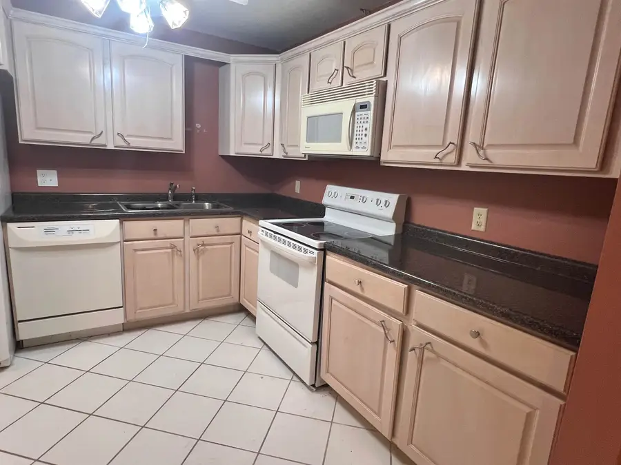 1 Bristol Court #231, Derry, NH 03038 - #3