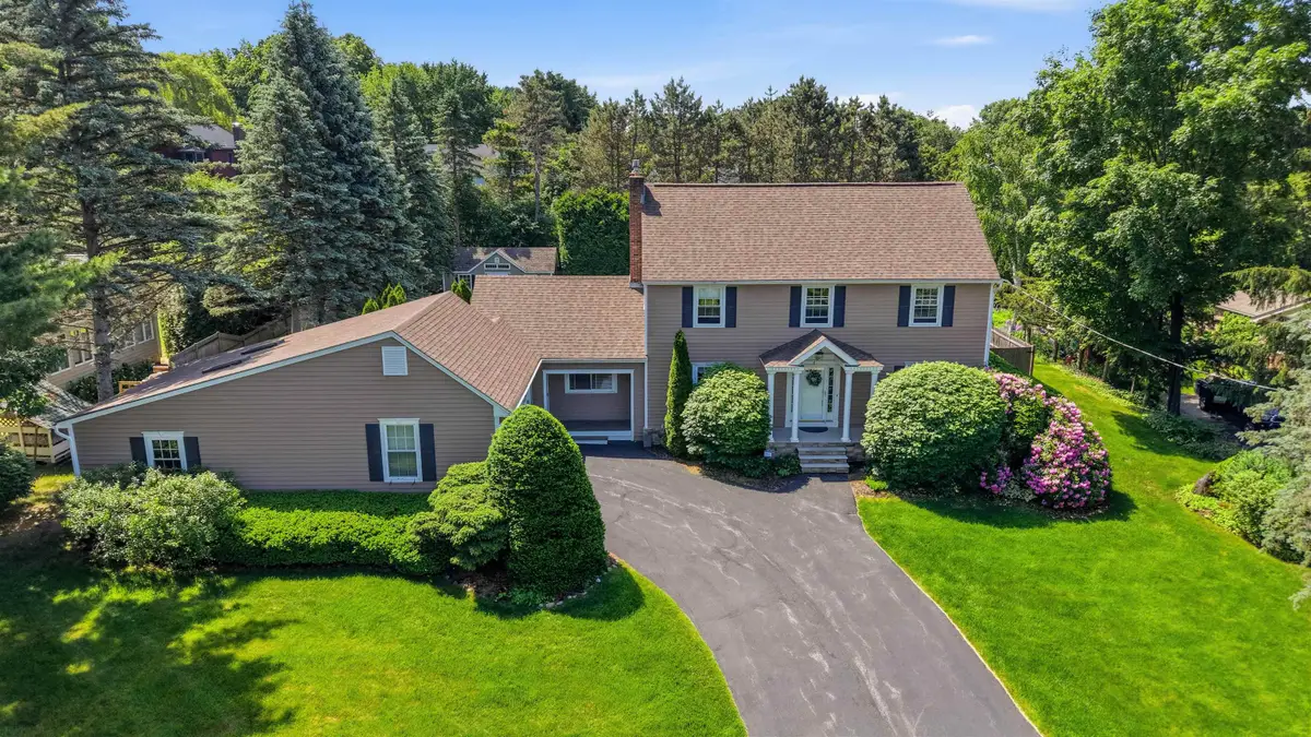 6 Quail Run, South Burlington, VT 05403 - #1