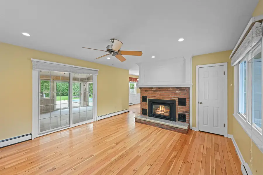 6 Quail Run, South Burlington, VT 05403 - #2