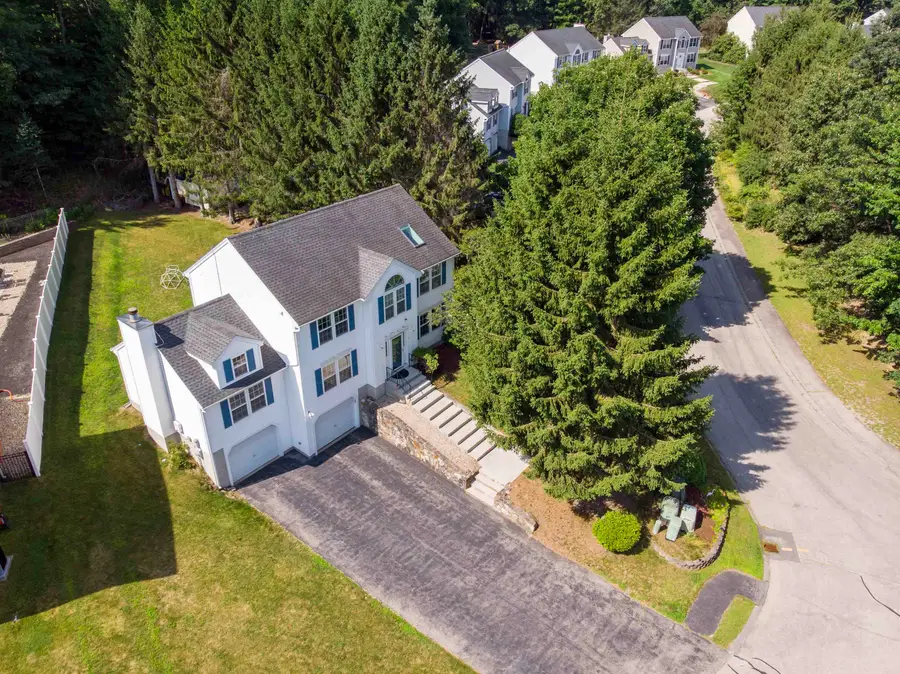 11 Wintergreen Drive, Merrimack, NH 03054 - #3