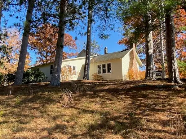 44 Pleasant View Road, Bradford, NH 03221