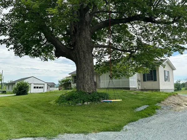 65 Saltis Road, Poultney, VT 05764