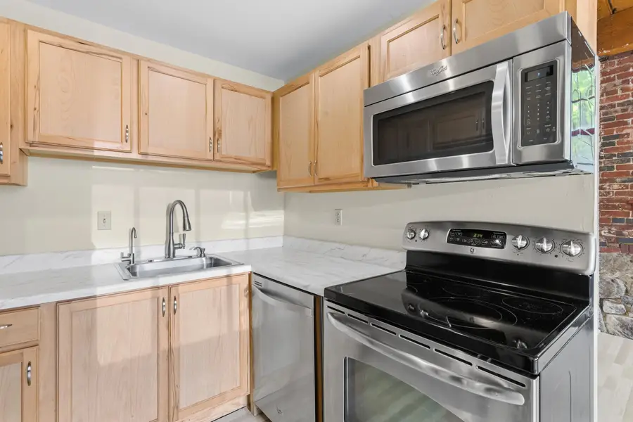 335 Cypress Street #1A, Manchester, NH 03103 - #3