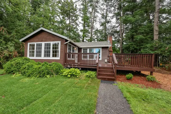 7 Holiday Shore Drive, Dunbarton, NH 03046