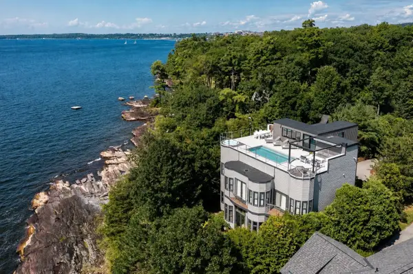 33 Eastman Way, Burlington, VT 05401