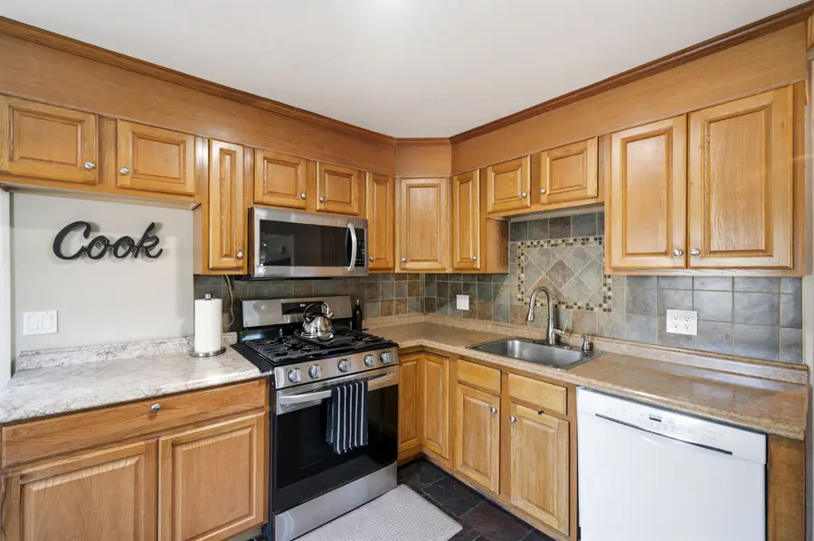 5 Burke Street, Nashua, NH 03060 - #3