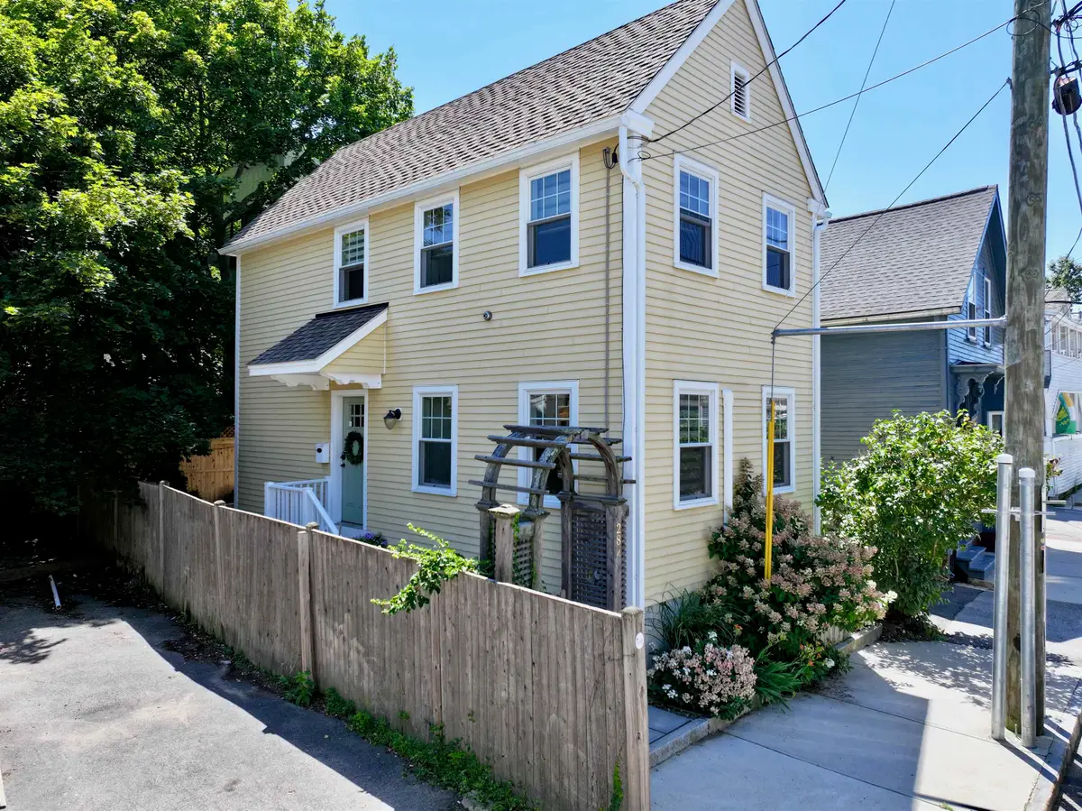 282 Hanover Street, Portsmouth, NH 03801 - #1