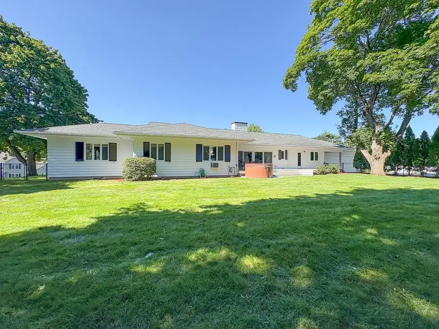 14 Chelsea Court, Nashua, NH 03062 - #2