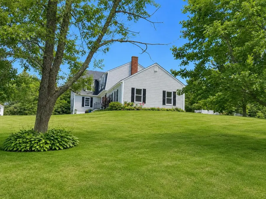 15 Vici Drive, Auburn, NH 03032 - #2