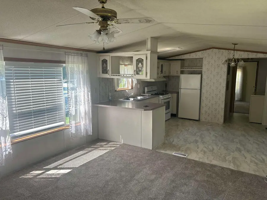 6 Mccusker Place, Claremont, NH 03743 - #2