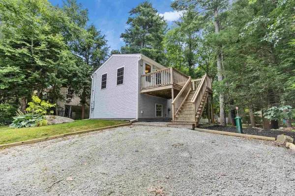 14 Governors Drive, Raymond, NH 03077