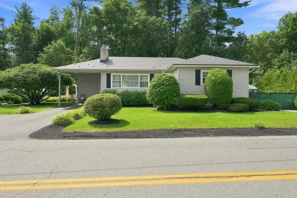 33 Palomino Lane, Bedford, NH 03110
