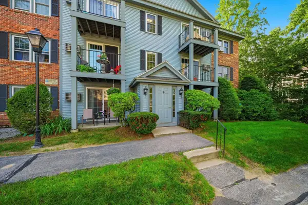 8 Northbrook Drive, Manchester, NH 03102