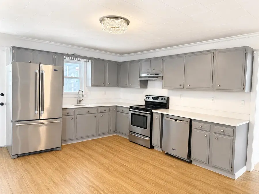 43 Hosley Street, Manchester, NH 03103 - #3