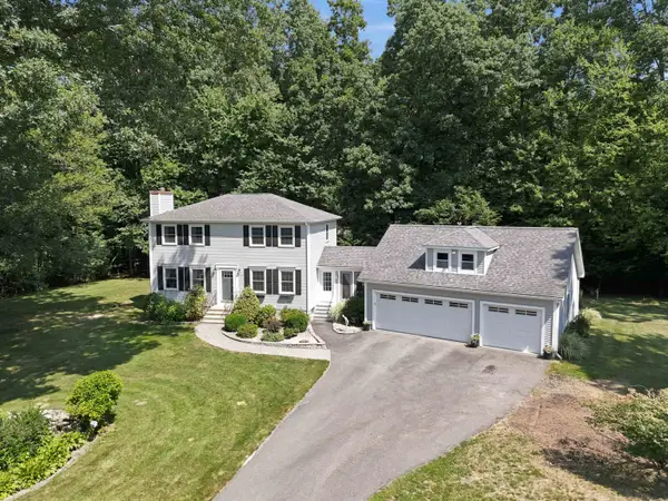 12 Meadow Lane, Salem, NH 03079