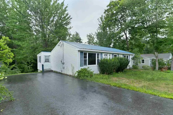 11 Massachusetts Avenue, Meredith, NH 03253