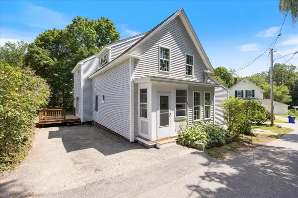 10 Cottage Street, Exeter, NH 03833
