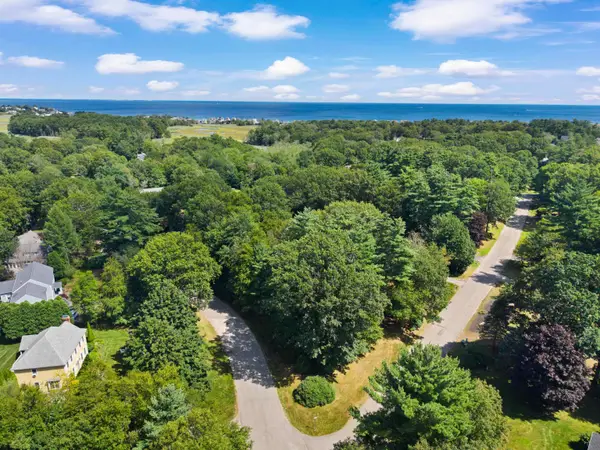 11 Great Gate Drive, Hampton, NH 03842
