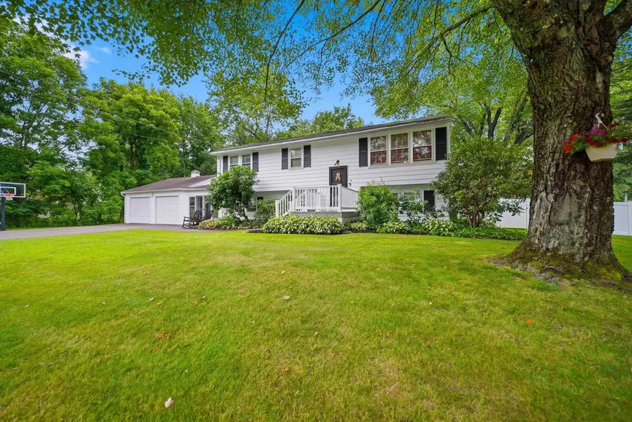 3 Kingsbury Street, Derry, NH 03038 - #3