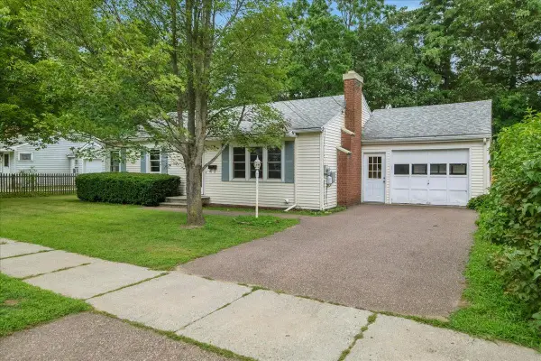 44 Brierwood Lane, Burlington, VT 05408
