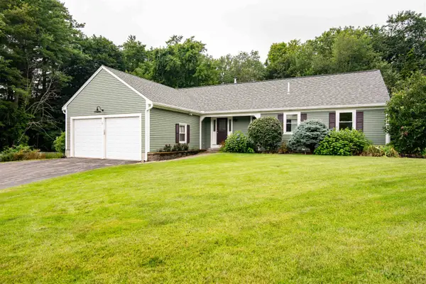 8 Mulligan Drive, Dover, NH 03820