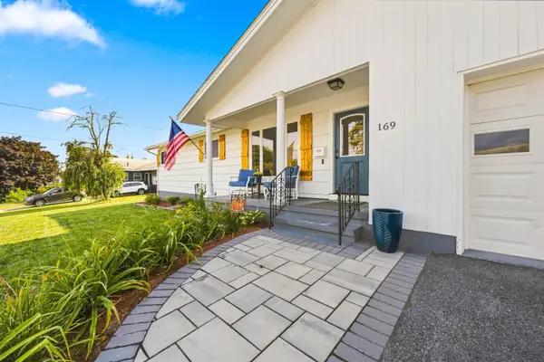 169 Raven Road, Lowell, MA 01852