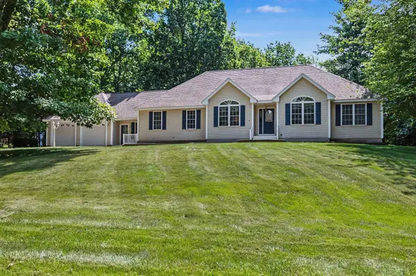 5 Cardinal Circle, Derry, NH 03038