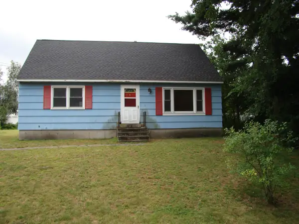 4 Robin Lane, Nashua, NH 03064