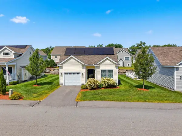 6 Dunstable Circle, Merrimack, NH 03054