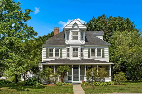 27 Seamans Road, New London, NH 03257