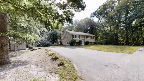 25 Chagnon Lane, Pelham, NH 03076