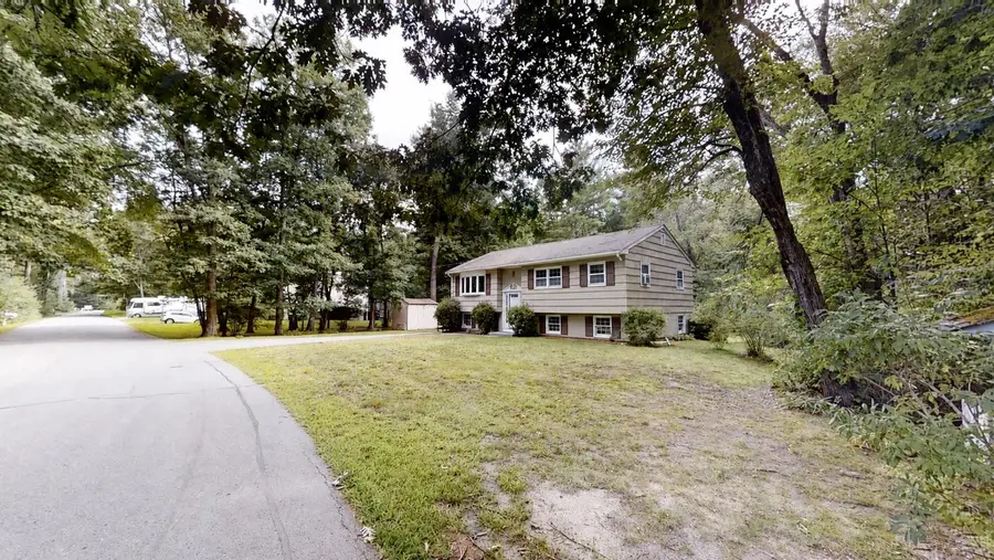 25 Chagnon Lane, Pelham, NH 03076 - #2