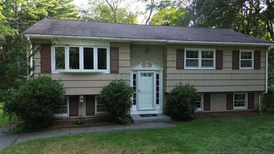 25 Chagnon Lane, Pelham, NH 03076 - #3