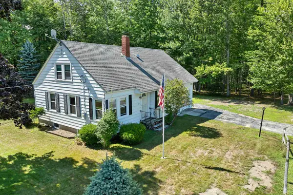 44 Waumbeck Road, Wolfeboro, NH 03894