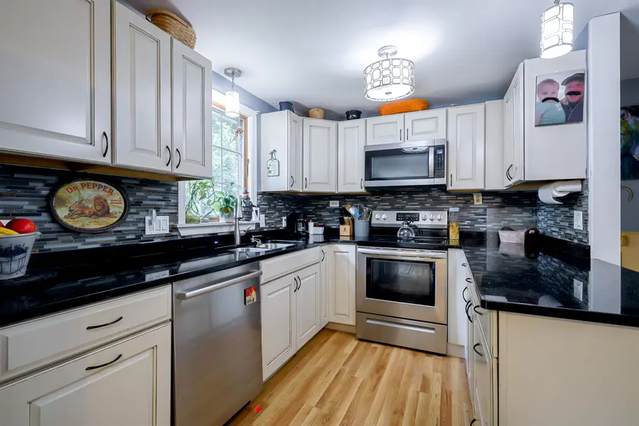 25 Clay Street, Merrimack, NH 03054 - #2