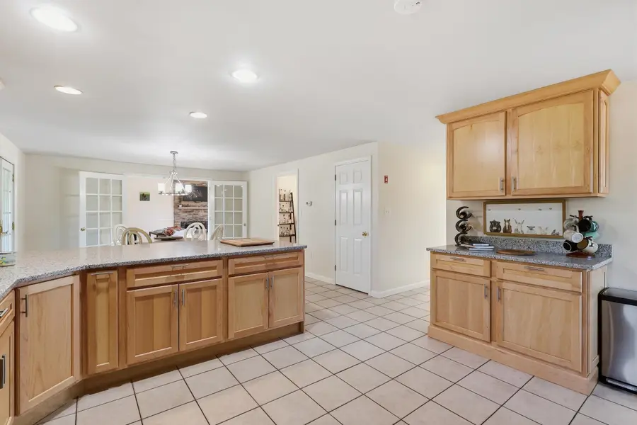 8 Lavoie Way, Somersworth, NH 03878 - #3