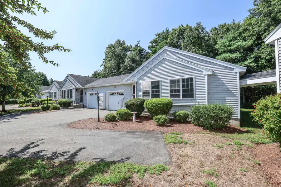 7 Rainbow Drive, Londonderry, NH 03053 - #3