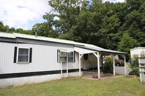 11 Crescent Drive, Brattleboro, VT 05301