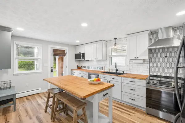23 Shady Lane, Nashua, NH 03062