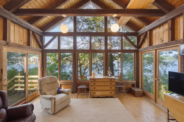 2 Escumbuit Island, Derry, NH 03038