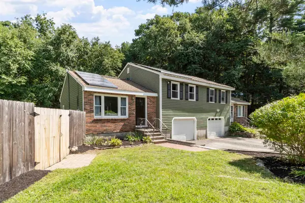 34 Hemlock Circle #A, Sandown, NH 03873