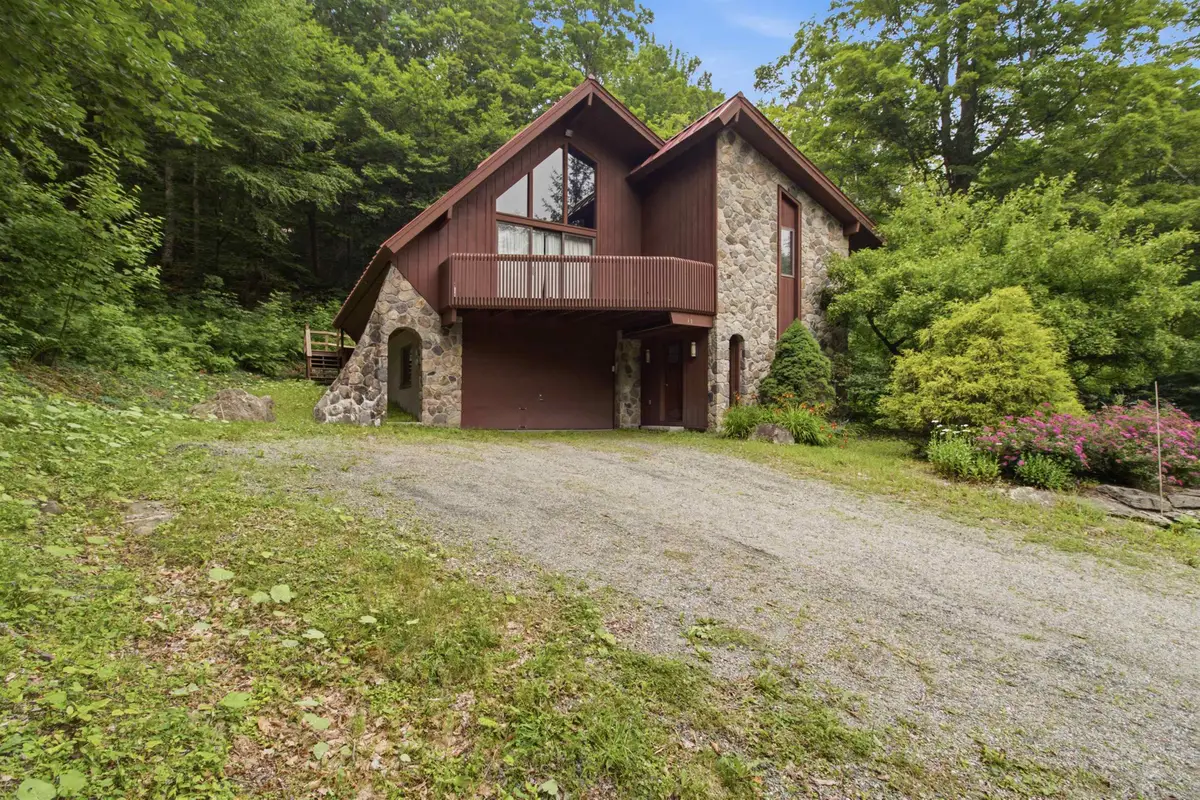 11 Round Tree Road, Winhall, VT 05340 - #1