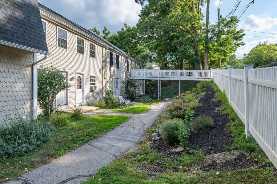 8 Cricket Brook, Dover, NH 03820 - #3