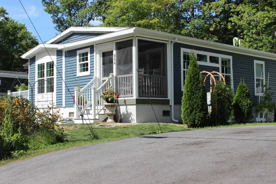 514 Canterbury Drive, Exeter, NH 03820 - #2