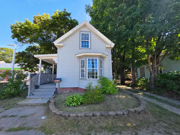 8 Highland Street, Rochester, NH 03868